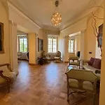 Апартаменты Moon Cove, Borghese Prestige Hideaway *