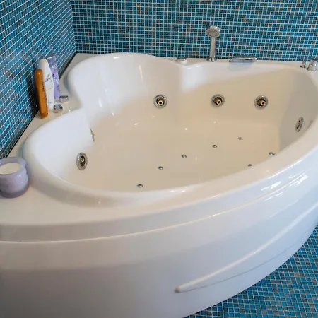 Moon Cove, Borghese Prestige Hideaway Daire Roma