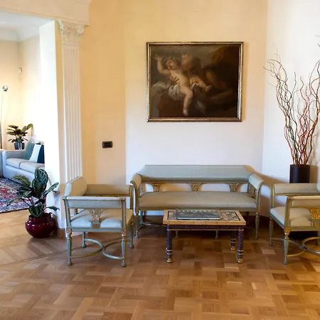 Moon Cove, Borghese Prestige Hideaway * Roma