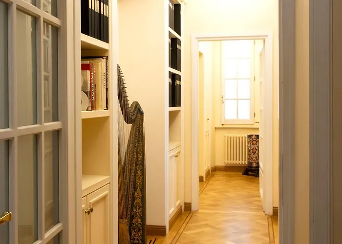 Moon Cove, Borghese Prestige Hideaway