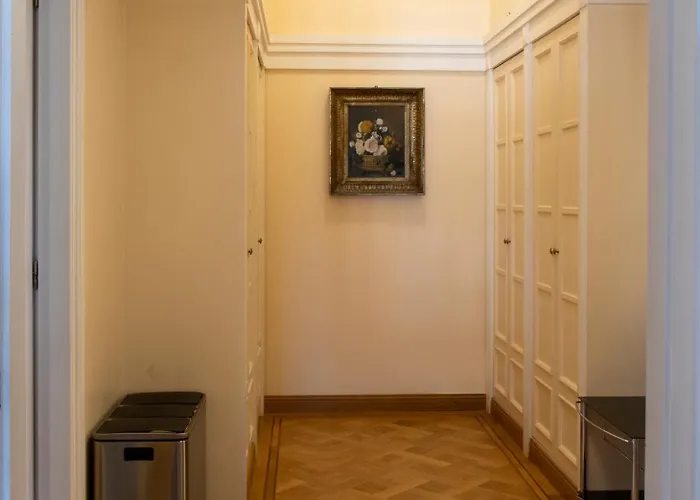 Moon Cove, Borghese Prestige Hideaway * רומא